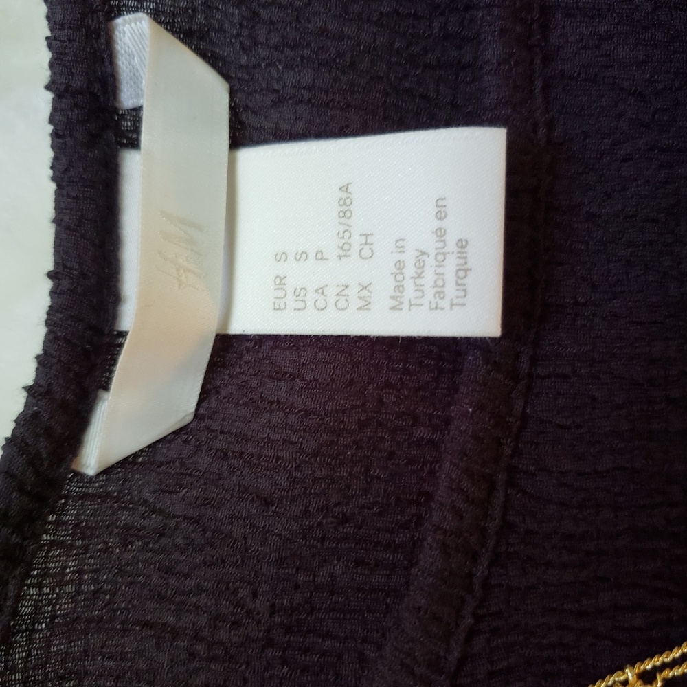 H&M Top - Picture 2 of 3